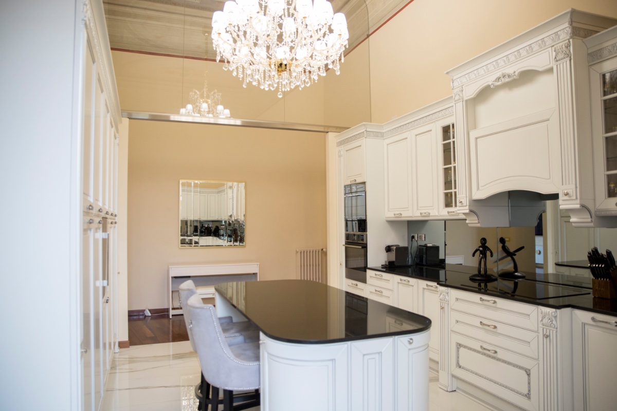 Eleganza Neoclassica nel Cuore di Firenze