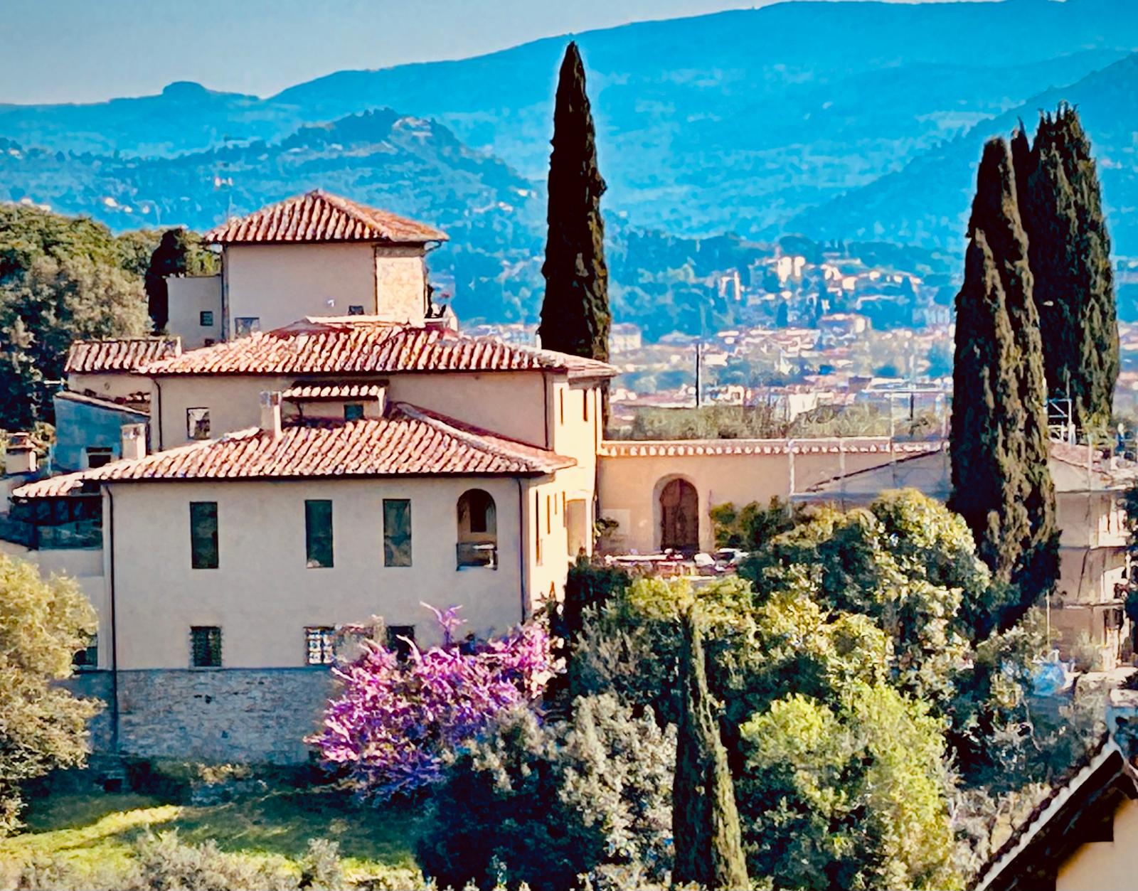 Historic Villa in Monte Oliveto: Comprehensive Renovation Completed in One Year